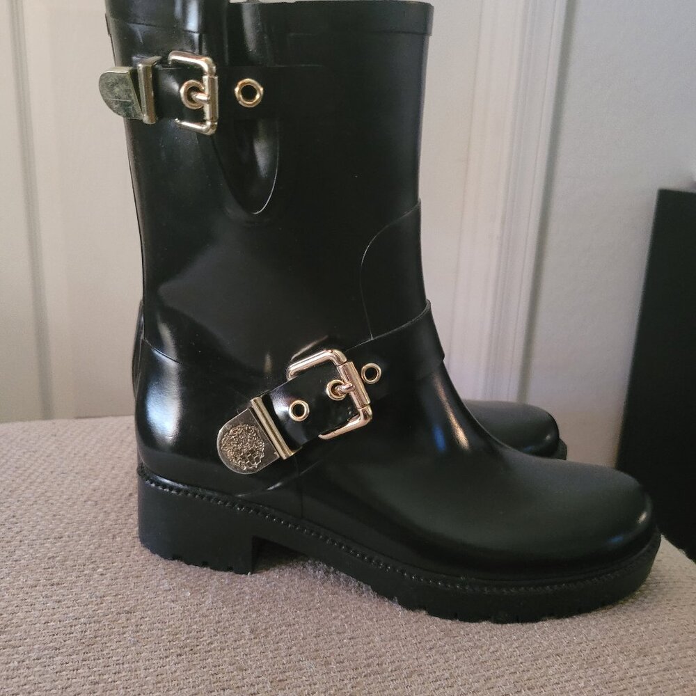 Boots ( rain boots)